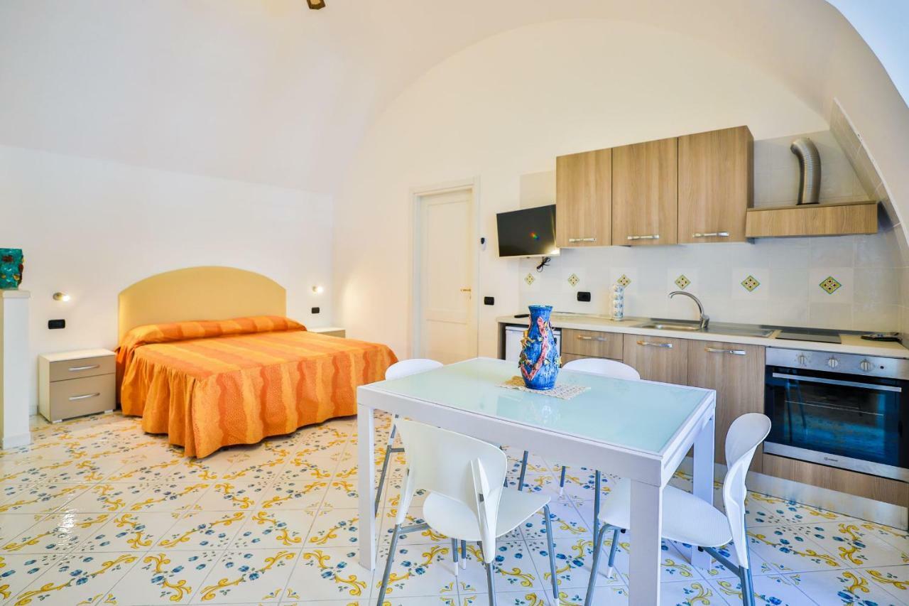 Della Monica Rooms Vietri Buitenkant foto